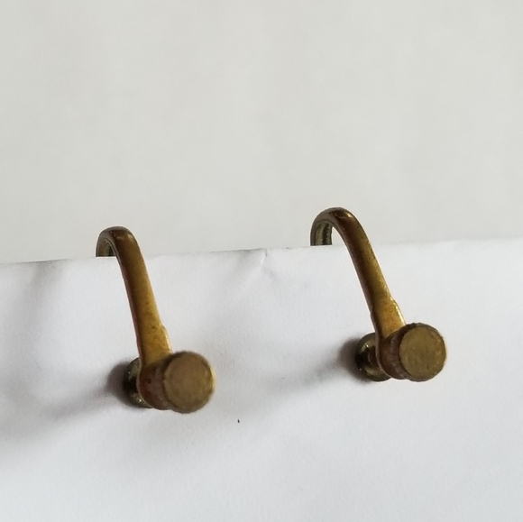 Relisted -Vintage pansy earrings enamel flower floral gold tone red maroon - Picture 3 of 11